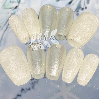 Dreaming of a White Christmas Press on Gel Nails ($CAD)