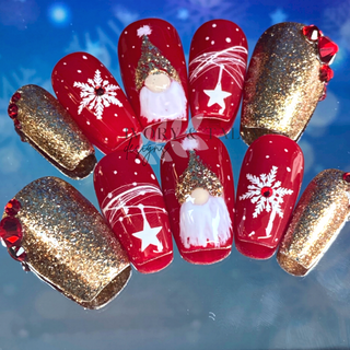 Holiday Gnome Press on Gel Nails ($CAD)